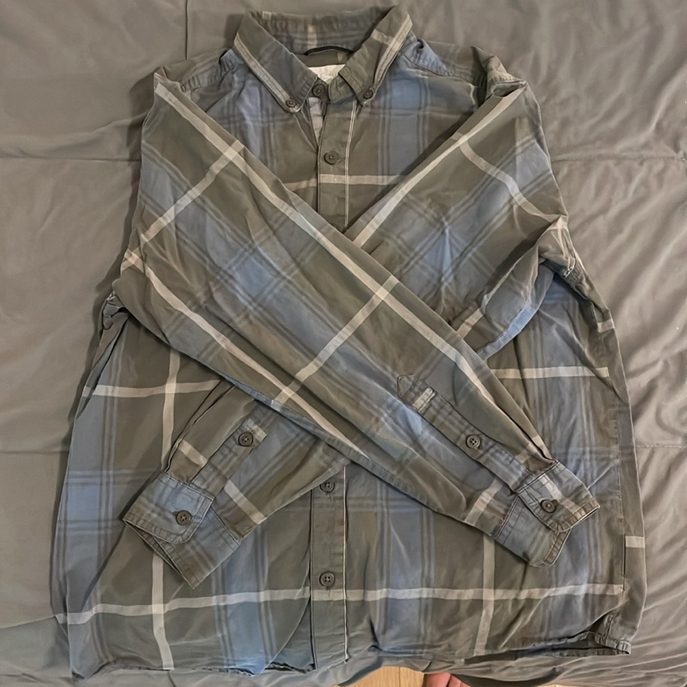 Columbia Button Up - Picture 2 of 3